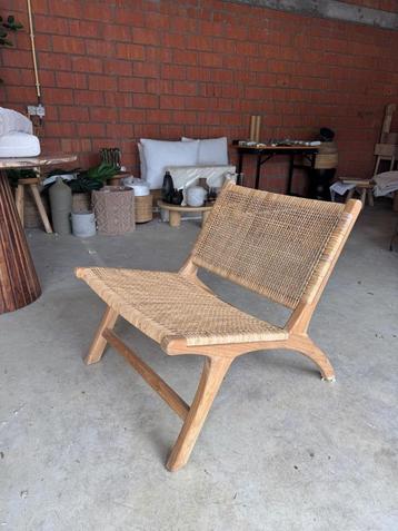 Stoel teakhout beschikbaar voor biedingen