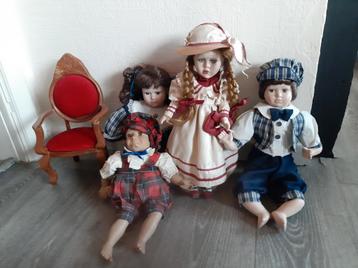 Lot poppen en stoeltje  beschikbaar voor biedingen