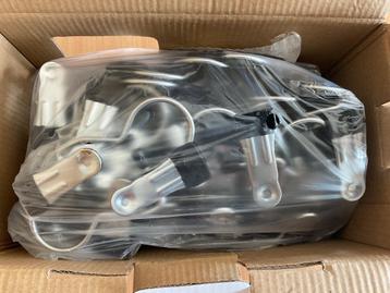 hangers met klem beschikbaar voor biedingen