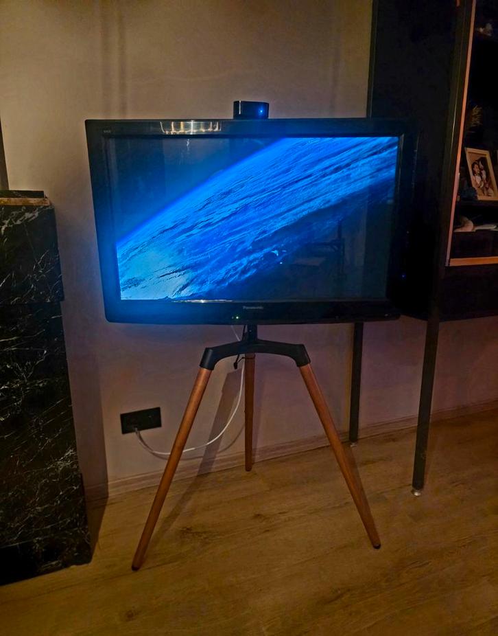 Nedis tripod tv vloerstandaard -  t/m 65 inch, Audio, Tv en Foto, Televisiebeugels, Zo goed als nieuw, Ophalen