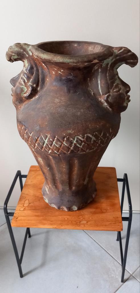 Grote terracotta urn in 19e Maya-stijl, Antiek en Kunst, Antiek | Vazen, Ophalen