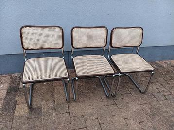 3 cesca-stoelen met thonet onder zittingen erin gestempeld 