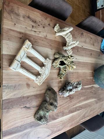 Aquarium decoratie  beschikbaar voor biedingen