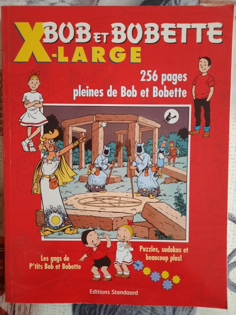 1 BD Bob et Bobette XLarge,3bd en 1 livre, Enlèvement ou Envoi, Comme neuf