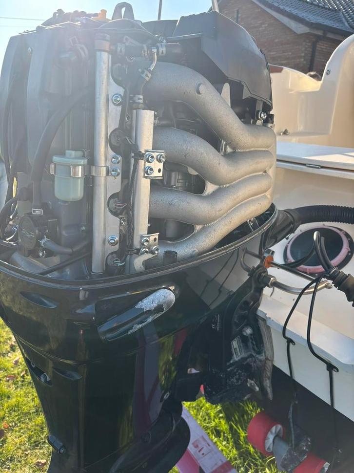 Jeanneau leader 545, Watersport en Boten, Buiten- en Binnenboordmotoren, Zo goed als nieuw, Benzine, Buitenboordmotor, 30 pk of meer