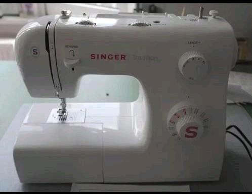 Singer naaimachine, Hobby en Vrije tijd, Naaimachines en Toebehoren, Gebruikt, Naaimachine, Singer, Ophalen