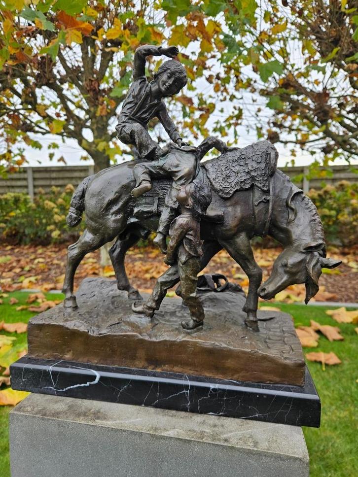 Mooie grote brons 3 kinderen met paard! koopjes te doen!!!, Antiek en Kunst, Antiek | Brons en Koper, Brons, Ophalen of Verzenden