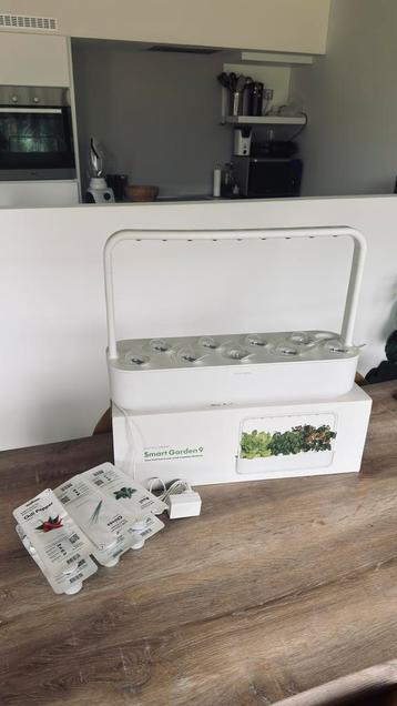 Click & Grow  smart garden 9 slimme plantenbak beschikbaar voor biedingen