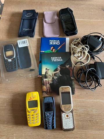 Lot d'anciens Nokia et accessoires 