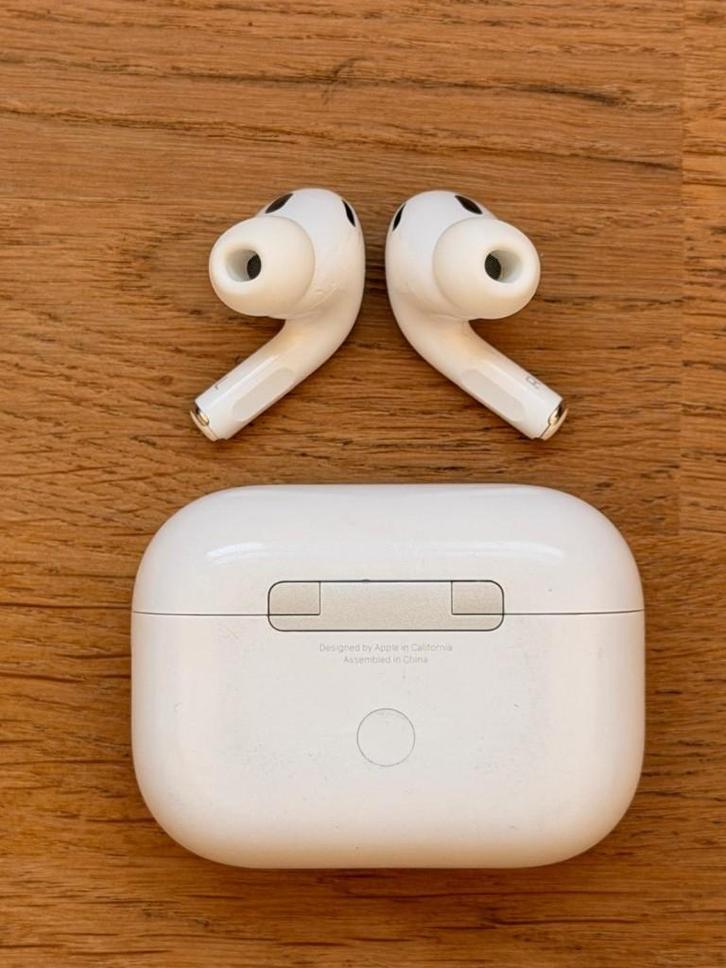AirPods Pro 2 (2024) (2e génération – USB-C) – Très bon état, Télécoms, Téléphonie mobile | Écouteurs, Utilisé, Intra-auriculaires (Earbuds)