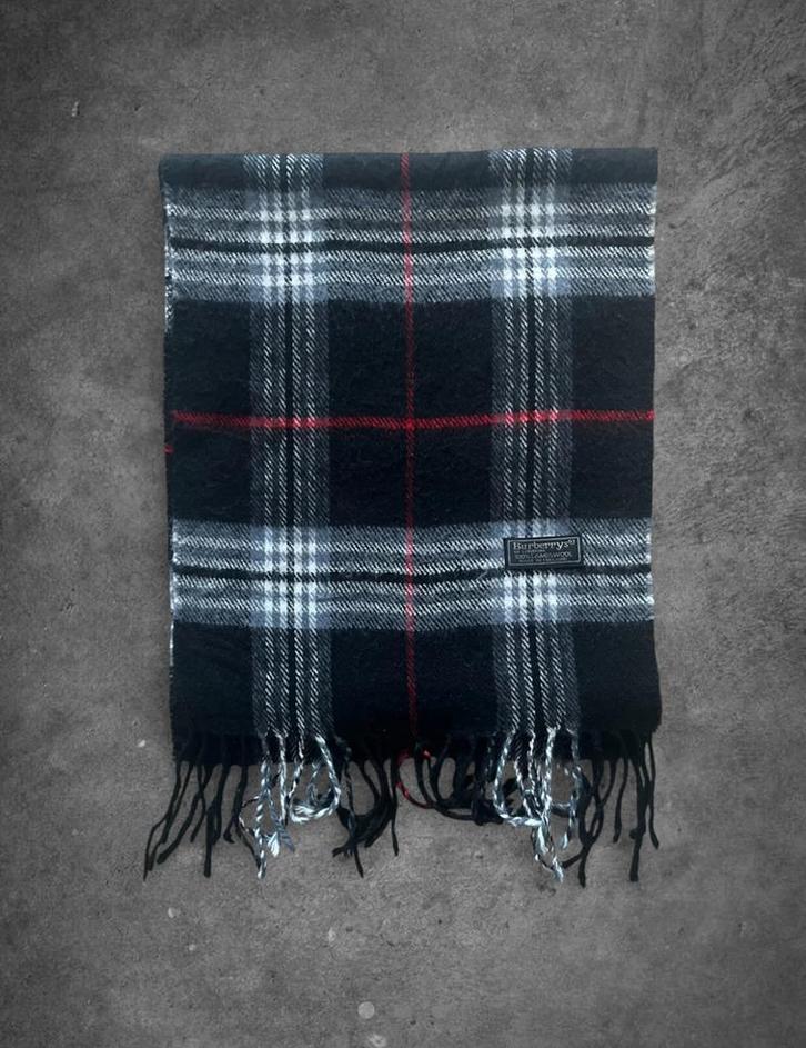 Écharpe Burberry noire, Vêtements | Hommes, Bonnets, Écharpes & Gants, Comme neuf, Écharpe, Taille 52/54 (L), Enlèvement ou Envoi