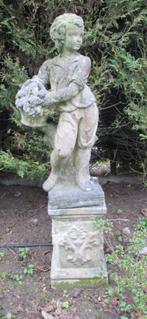 antiek tuinbeeld jongeling met bloemenmand, Enlèvement