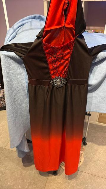 Gothic kleed meisje maat 146 beschikbaar voor biedingen