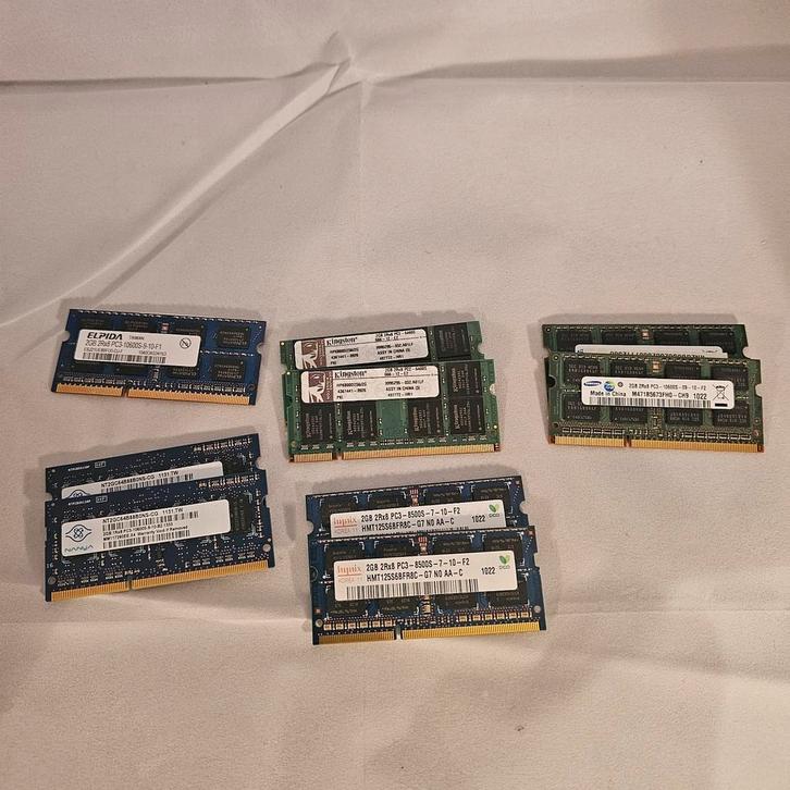 7x 2GB RAM DDR3 en 2x 2GB RAM DDR2, Computers en Software, RAM geheugen, Zo goed als nieuw, DDR2, Ophalen of Verzenden