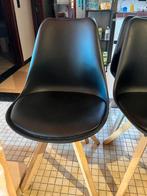 zwart met hout stoelen, Huis en Inrichting, Stoelen, Ophalen, Gebruikt, Zwart, Vier
