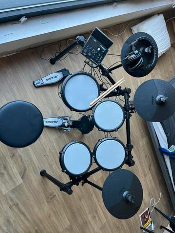 Alesis nitro max compleet set - nieuw beschikbaar voor biedingen