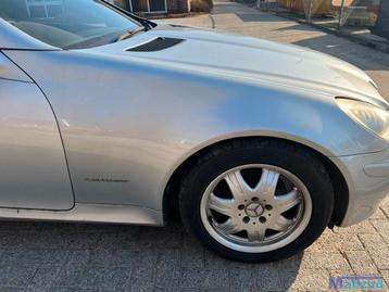 MERCEDES SLK R171 ZILVER 775 rechts voorscherm 2004-2011 beschikbaar voor biedingen