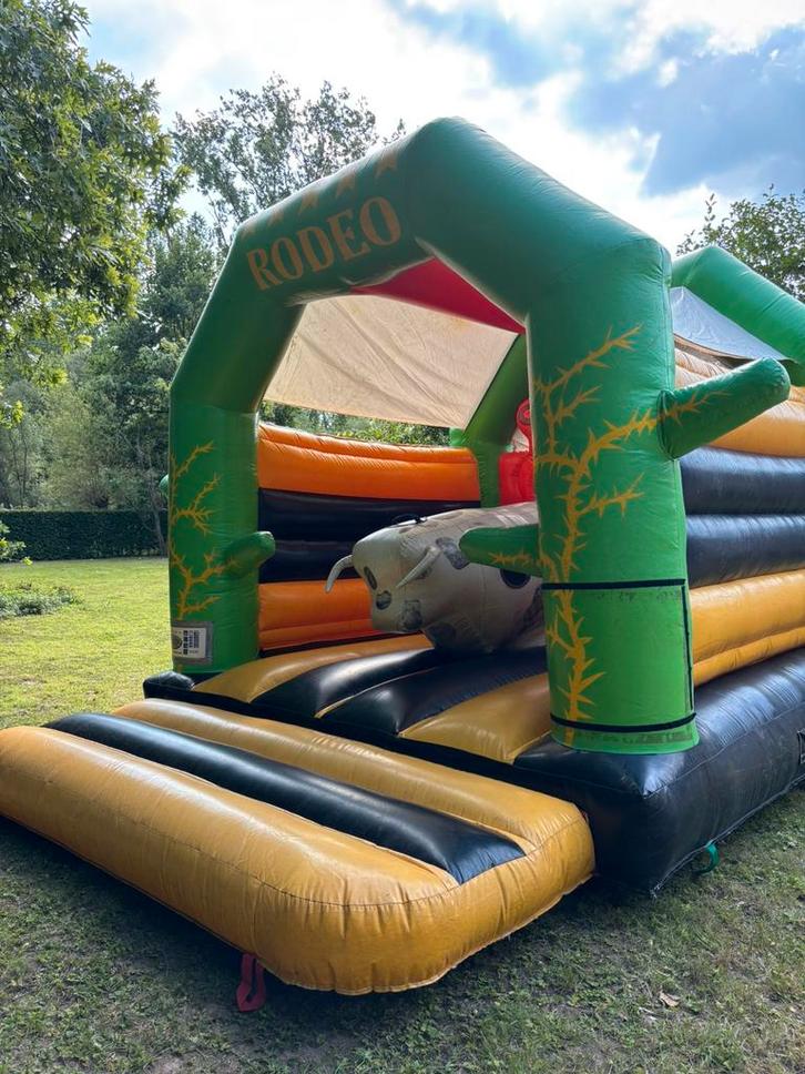 Springkasteel Rodeo TE HUUR, Hobby en Vrije tijd, Feestartikelen | Verhuur, Gebruikt, Ophalen