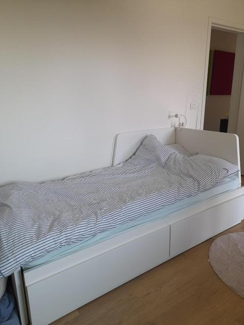 bedbank IKEA FLEKKE, Huis en Inrichting, Slaapkamer | Slaapbanken, Zo goed als nieuw, Tweepersoons, Wit, Ophalen