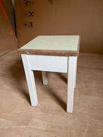 Petit tabouret Formica vintage avec rangement intégré, Maison & Meubles, Tabourets, Enlèvement, Utilisé, Bois