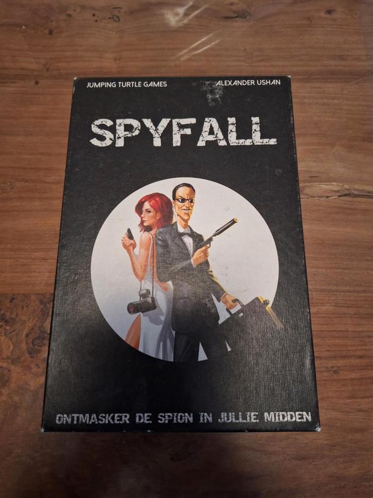 Spyfall, Hobby en Vrije tijd, Gezelschapsspellen | Kaartspellen, Gebruikt, Vijf spelers of meer, Ophalen
