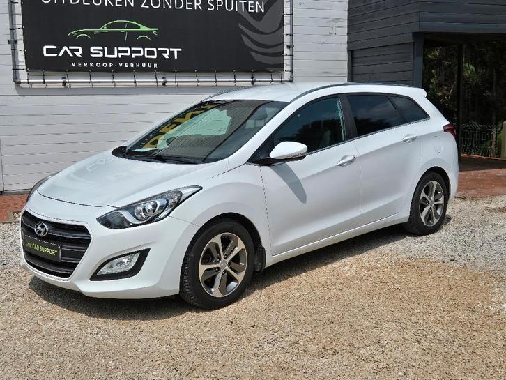 Hyundai i30 1.6i Automaat/ 12/2016/ 87200km / Benzine, Auto's, Hyundai, Bedrijf, Te koop, i30, ABS, Airbags, Airconditioning, Bluetooth