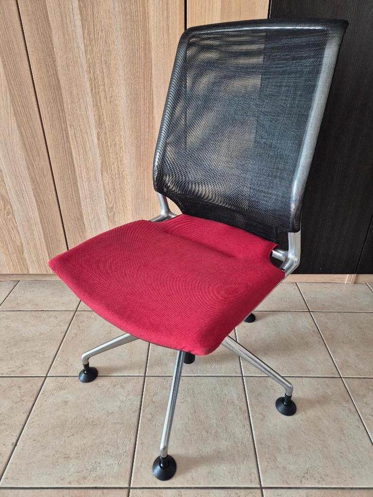 Bureaustoel Vitra Meda (origineel), Huis en Inrichting, Bureaustoelen, Gebruikt, Bureaustoel, Rood, Ophalen