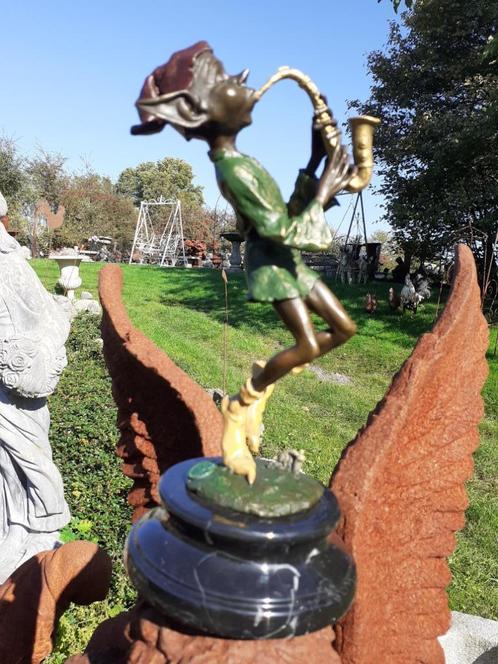 Trol, gesigneerde en gepatineerde bronzen goblin die saxofoo, Antiek en Kunst, Antiek | Brons en Koper, Brons, Ophalen of Verzenden