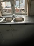 Mooie spoelbak met kraan, Ophalen, Kraan