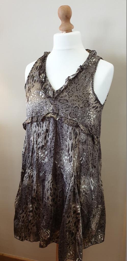 M&S lichte jurk - Maat M, Kleding | Dames, Jurken, Zo goed als nieuw, Maat 38/40 (M), Grijs, Boven de knie, Ophalen of Verzenden