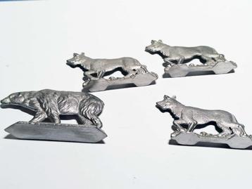 Tinnen wolf en beer (vlakke) beeldjes beschikbaar voor biedingen