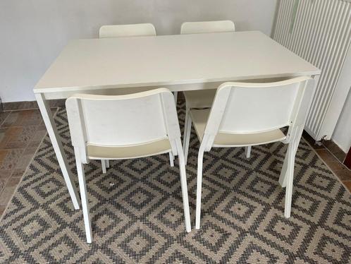 Eettafel + 4 stoelen (Lichte gebruikerssporen), Maison & Meubles, Tables | Tables à manger, Utilisé, 50 à 100 cm, 100 à 150 cm