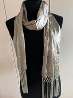 Zijden sjaal met franjes, Kleding | Dames, Ophalen of Verzenden, Zo goed als nieuw, Sjaal