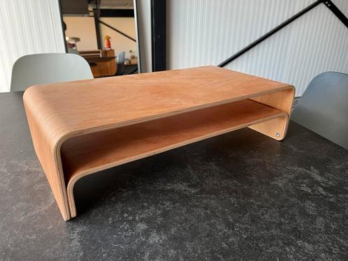 IKEA VATTENKAR laptop/monitorstandaard – gebogen hout, Diversen, Bureau-accessoires, Zo goed als nieuw, Ophalen