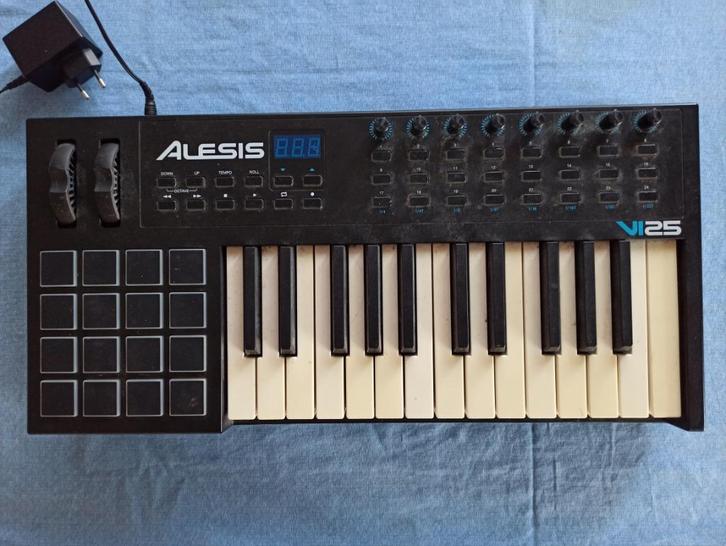 Alesis 25 Midi-toetsenbord, Muziek en Instrumenten, Midi-apparatuur, Gebruikt, Ophalen of Verzenden