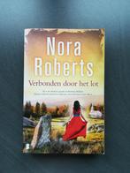 Verbonden door het lot - Nora Roberts, Ophalen of Verzenden, Zo goed als nieuw, Nora Roberts