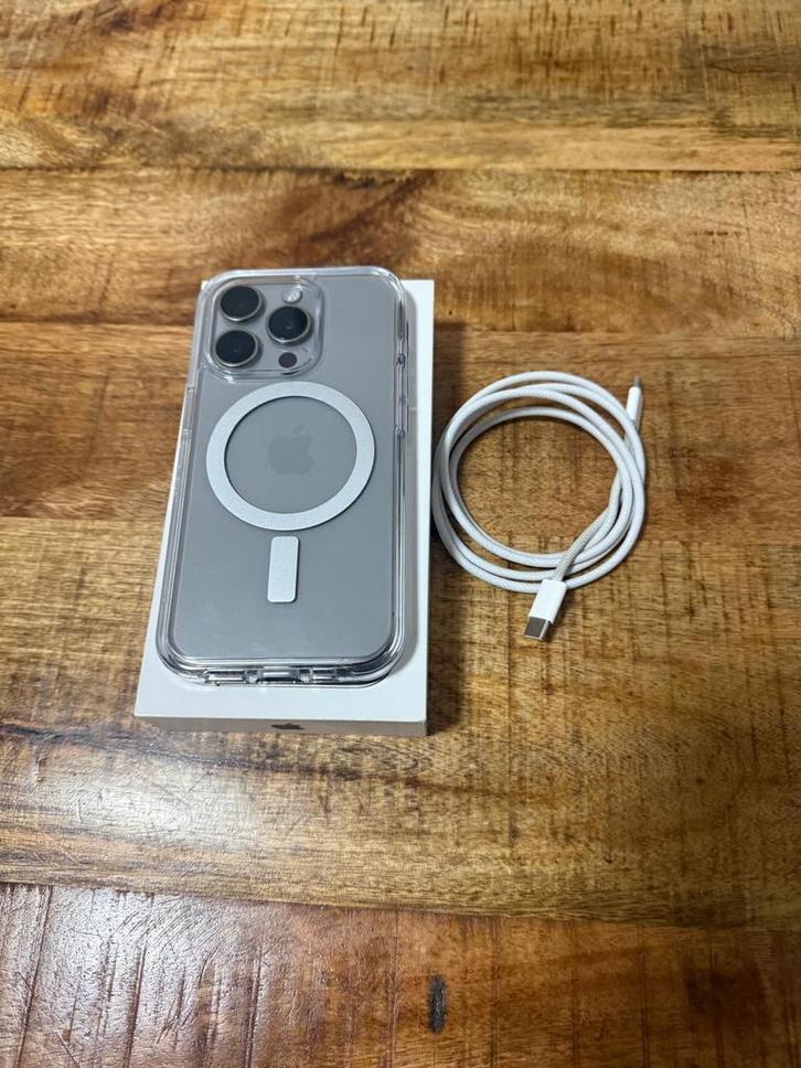 iPhone 15 Pro – 128GB – Titanium, Telecommunicatie, Mobiele telefoons | Hoesjes en Screenprotectors | Apple iPhone, Zo goed als nieuw