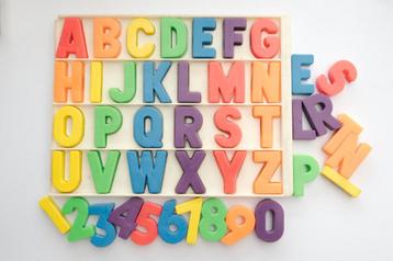 Vintage Fisher-Price School Days Play Desk alfabet beschikbaar voor biedingen