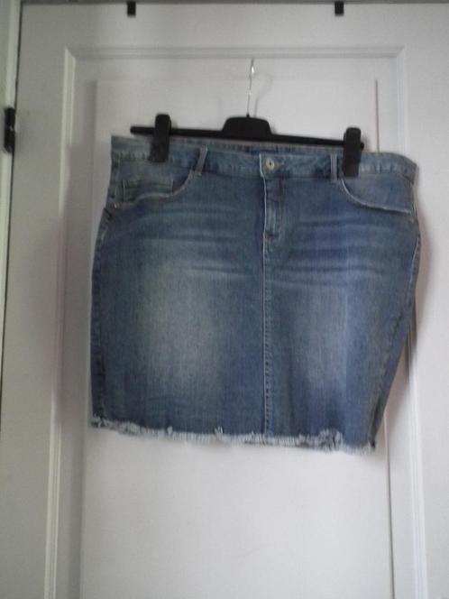 jupe en jeans pour femme. Taille 50. (Only) Etat impeccable., Vêtements | Femmes, Jupes, Comme neuf, Taille 46/48 (XL) ou plus grande