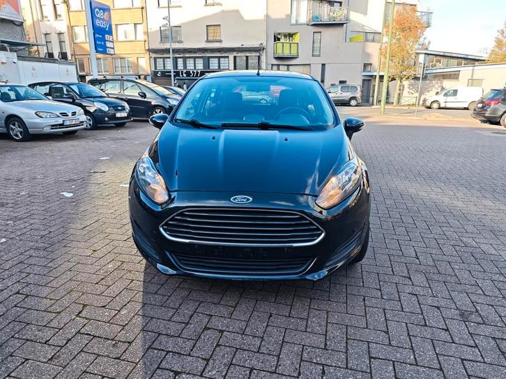 Ford Fiesta jaar 2013 1000 benzinemotor zonder tec-bediening, Auto's, Ford, Bedrijf, ABS, Bluetooth, Elektrische ramen, Radio