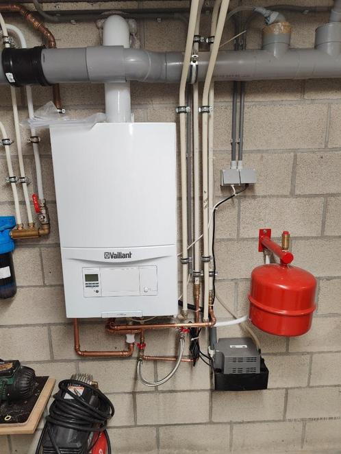 Gasketel Vaillant, Doe-het-zelf en Bouw, Chauffageketels en Boilers, Zo goed als nieuw, Geiser, Aardgas, Minder dan 20 liter, Minder dan 3 jaar oud
