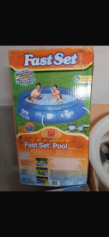 Piscine Bestway Fast Set - avec pompe filtrante et bâche, Enlèvement