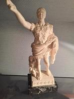 Statue grecque, sur socle en marbre, hauteur 24cm, Antiquités & Art, Enlèvement ou Envoi