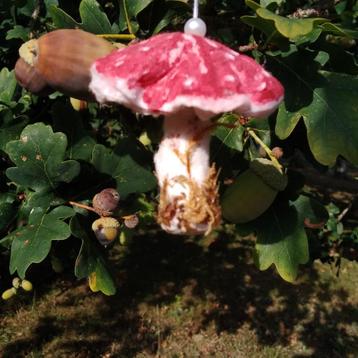 12 watten paddenstoelen om op te hangen. Handmade!! beschikbaar voor biedingen