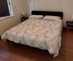 Bedframe met twee matrassen, Ophalen, Zo goed als nieuw