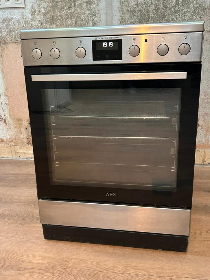 Cuiseur à vapeur AEG (CCB6647ABM) — 60 cm, Electroménager, Fours, Utilisé, Autoportant, 60 cm ou plus, 60 cm ou plus, Air chaud