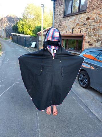 Cape imperméable beschikbaar voor biedingen