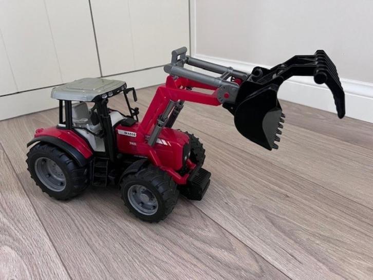 Bruder Massey Ferguson 7480 Tractor + Voorlader, Kinderen en Baby's, Speelgoed |Speelgoedvoertuigen, Zo goed als nieuw, Ophalen