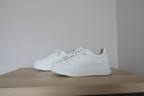 Witte sneakers Max Mara - M 37, Kleding | Dames, Schoenen, Nieuw, Sneakers, Wit, Ophalen of Verzenden
