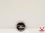 Opel Corsa F 2019+ Achterklep Opener Embleem 39185120, Gebruikt, Opel
